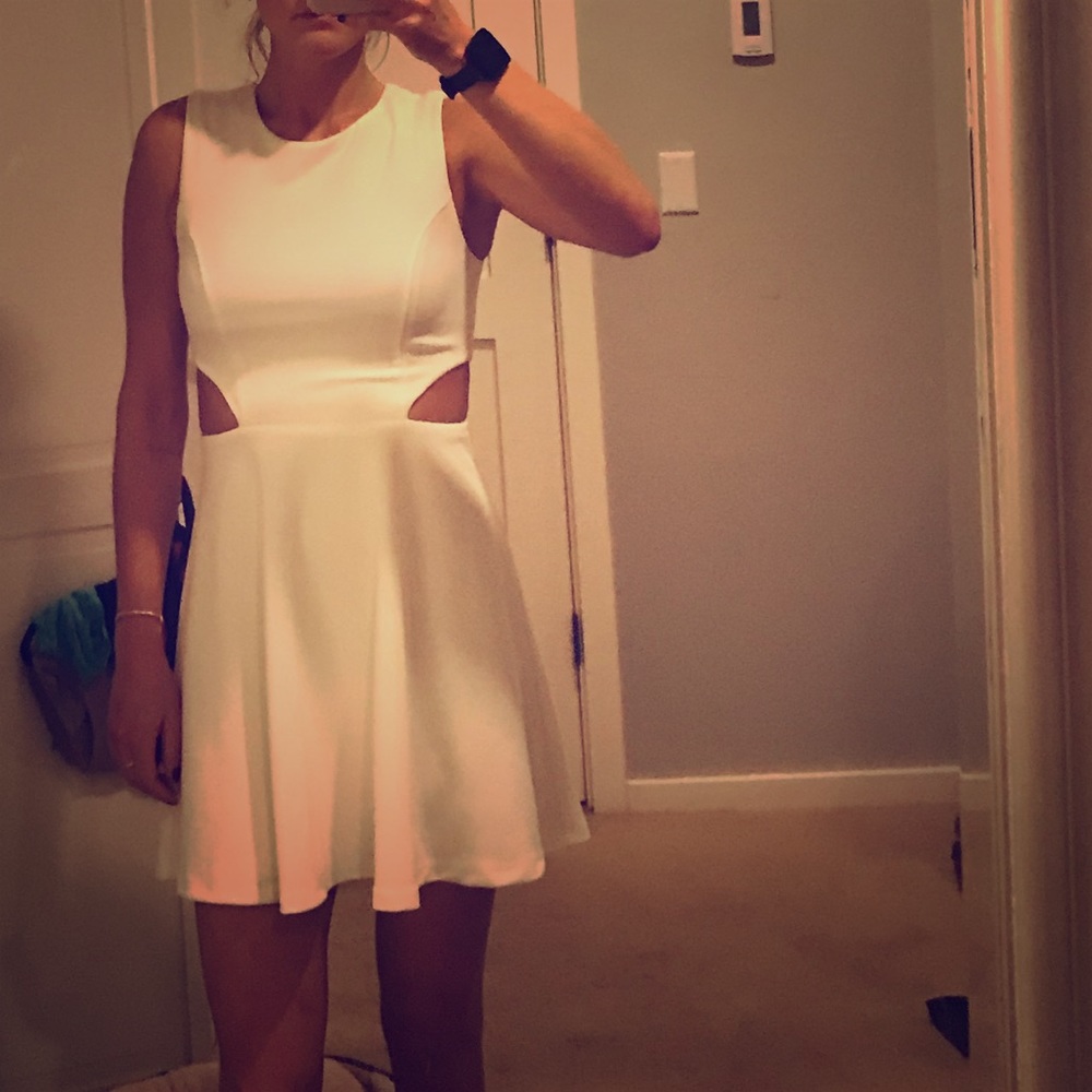 White lulu fit and flare